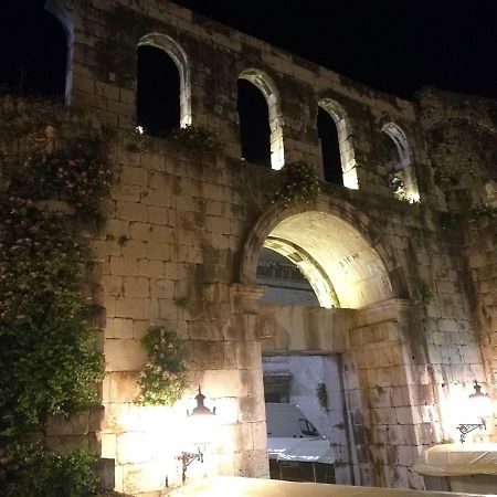 Diocletians Palace Apartment For Two Split Exterior foto